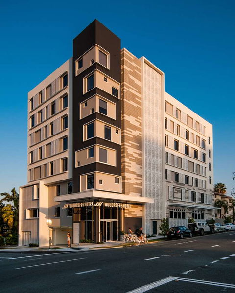 Woodroffe Hotel, Gold Coast - Holiday Melbourne 0