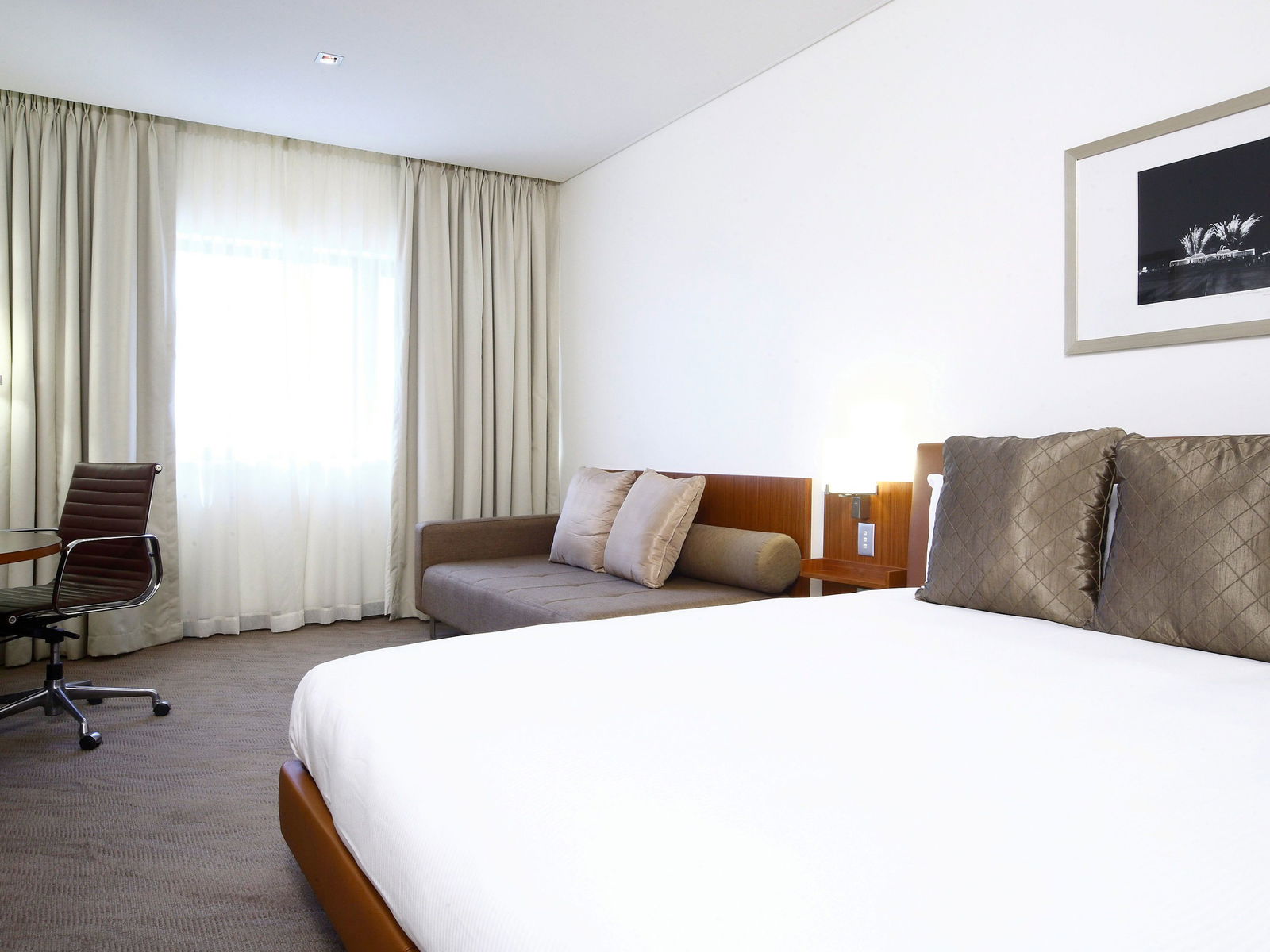 Novotel Canberra Image