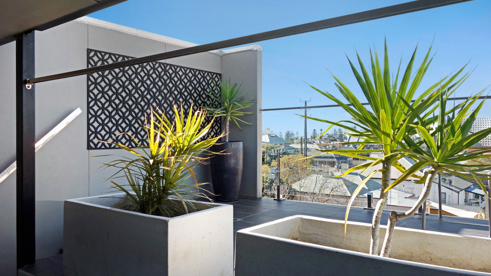 Semaphore Splash Apartments Image