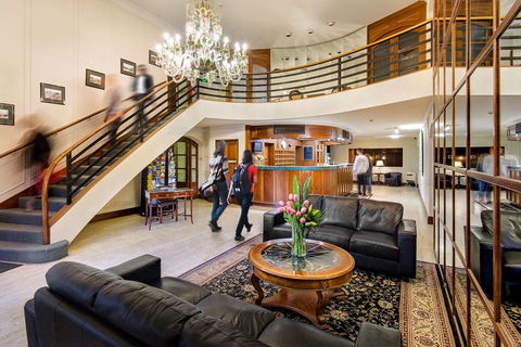 Adelaide Inn - YWait Travel 1