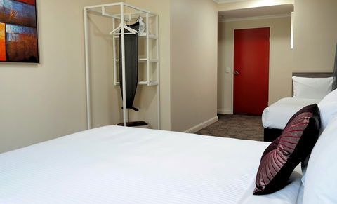 28 Hotel - YWait Travel 0