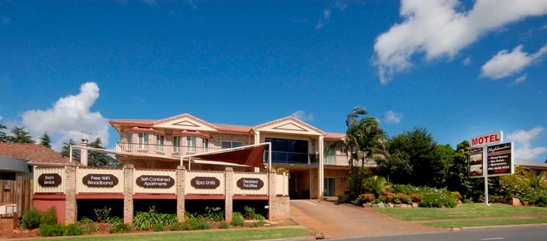 Highlander Motor Inn Image