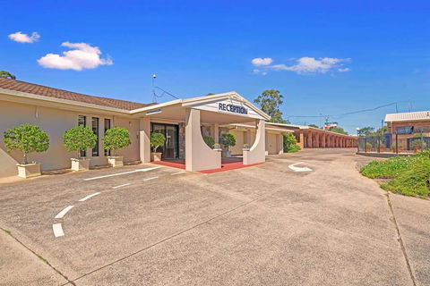 Comfort Inn Glenfield - Accommodation Australia 2