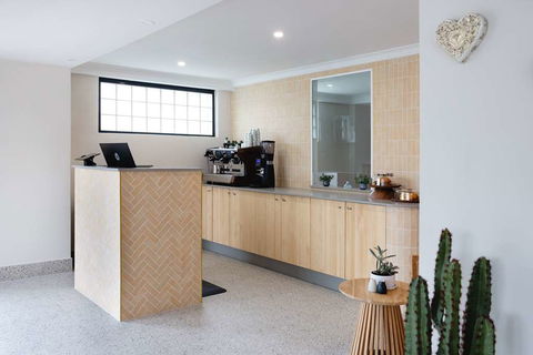 Hotel Hacienda - Accommodation Australia 1