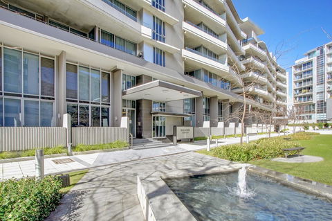 Realm Park 39 Barton ACT - Accommodation Airlie Beach 40