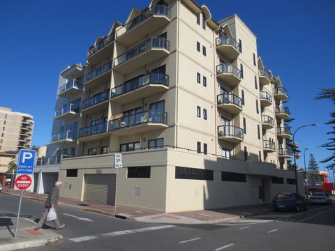 Holdfast Shores Apartments - Caravan Park Accommodation 0