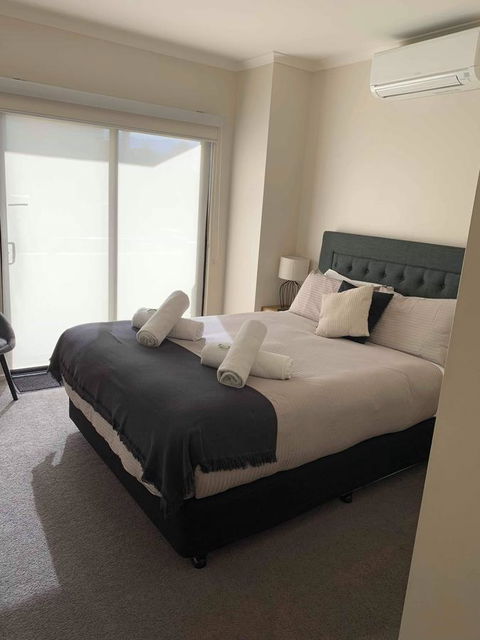 Holdfast Shores Apartments - Caravan Park Accommodation 3