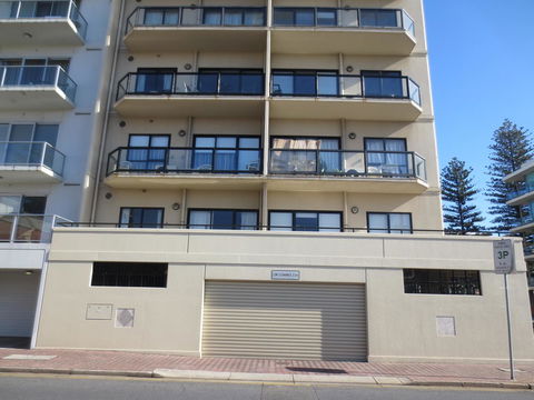 Holdfast Shores Apartments - Caravan Park Accommodation 12