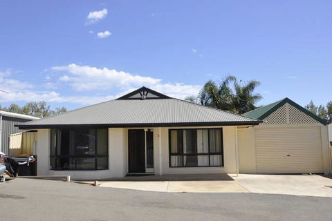The Club House - Accommodation Australia 4