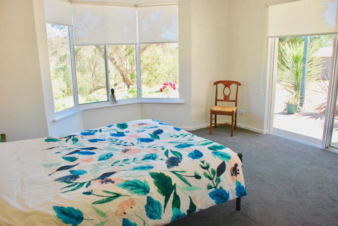 Back Valley Farmstay Bed And Breakfast - Holiday Melbourne 8
