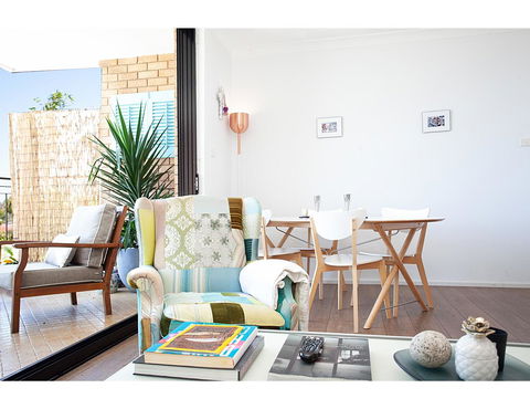 Ocean Views And Sea Breezes Over Bondi Beach - Holiday Melbourne 3