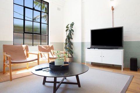Boutique, Sunlit Studio With Designer Furnishings - Casino Accommodation 3