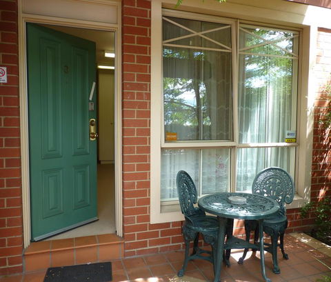 Box Hill Studio Apartment 2 - Casino Accommodation 1