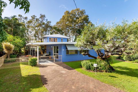 Bribie Beach House, Waterfront Directly Across The Road - Solander Esp, Banksia Beach - Accommodation Australia 0