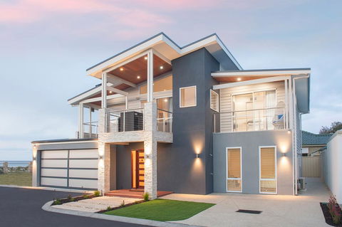 Busselton Beach House - Holiday Melbourne 0