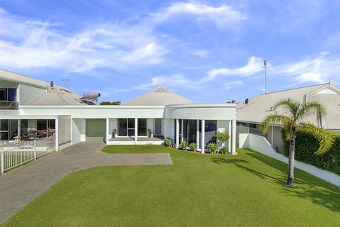 Busselton Beach House - Holiday Melbourne 0