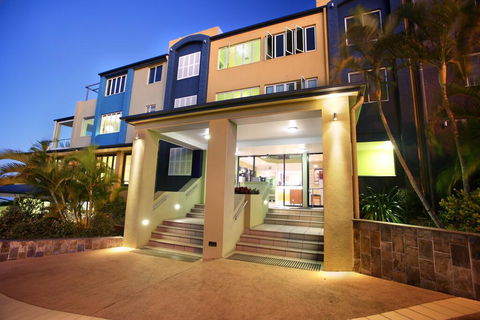 Caloundra Central Apartment Hotel - Victoria Tourism 0