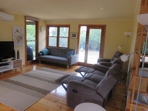 Cedar Cottage Nelson-2 Acre Retreat - WA Accommodation 3