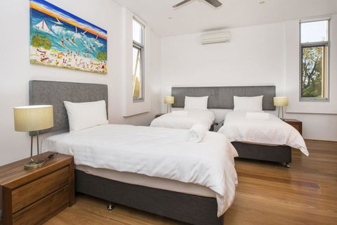 Cinque - Luxury Family Home With Pool Close To Beach And Town - Holiday Melbourne 3