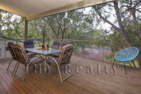 Coastal Cottage - Holiday Melbourne 1