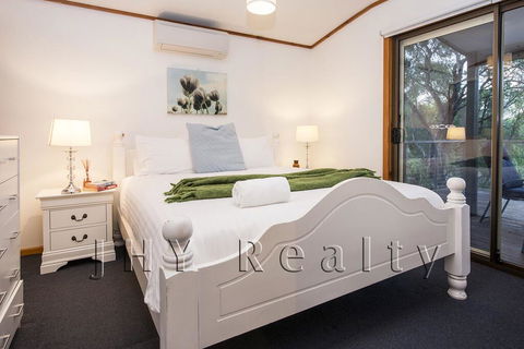 Coastal Cottage - Holiday Melbourne 3