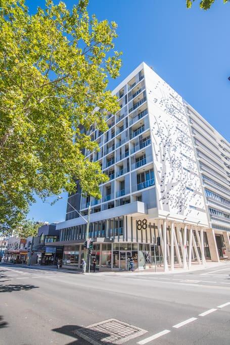 Comfortable Studio At The Central Of Chatswood - Byron Bay Accommodation 3