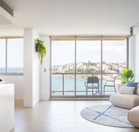 Coogee Beach Designer Penthouse with Parking