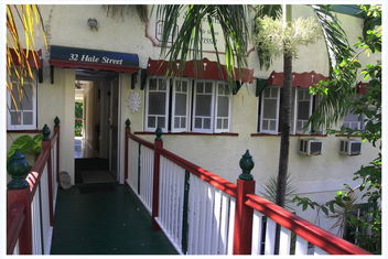Coral Lodge Bed And Breakfast Inn with Townsville Tourism
