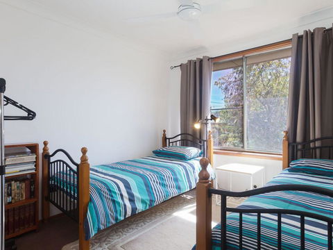 Dalwood', 1/43 Soldiers Point Road - Top Floor And Perfect For Small Boat Parking - Holiday Melbourne 1