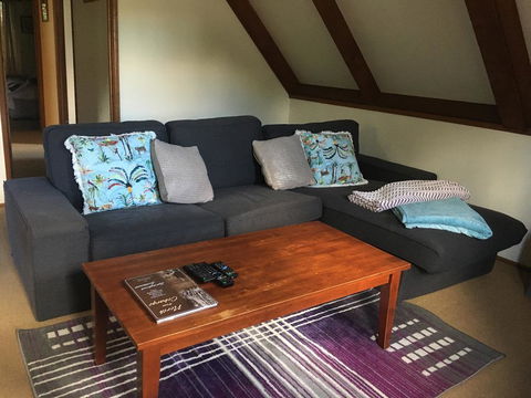 Dancing Waters Cottage - WA Accommodation 1