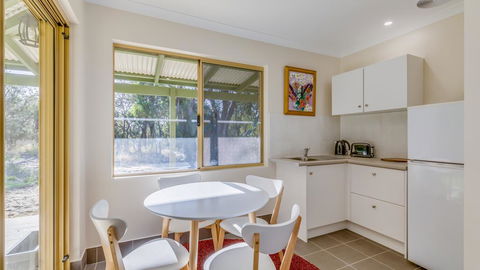 Devonleigh Bed And Breakfast - Holiday Melbourne 0