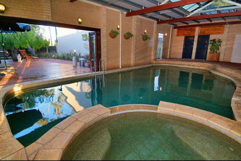 Dunsborough Deluxe Retreat - Holiday Melbourne 1