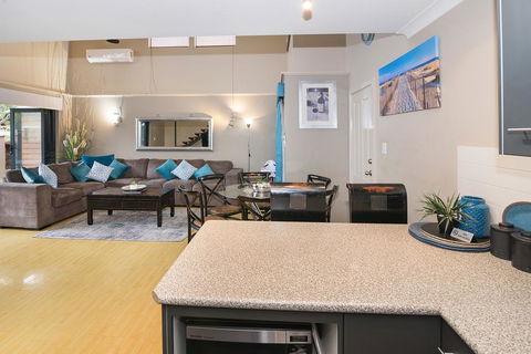 Dunsborough Deluxe Retreat - Holiday Melbourne 3
