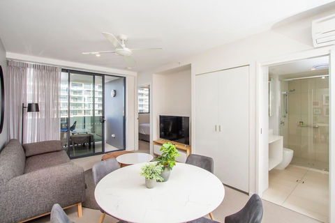 Elite Elegance 2BR@Hamilton APT With Parking - Accommodation Australia 2