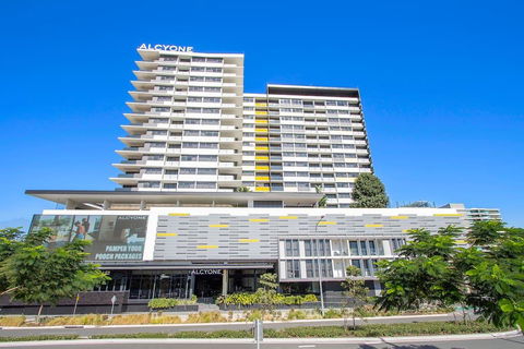 Elite Elegance 2BR@Hamilton APT With Parking - Accommodation Australia 0