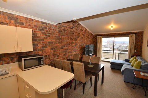 Ellswood 6 - Casino Accommodation 1