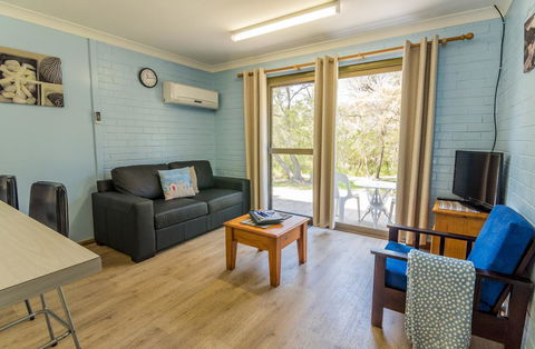 Emu Beach Chalets - Holiday Melbourne 1