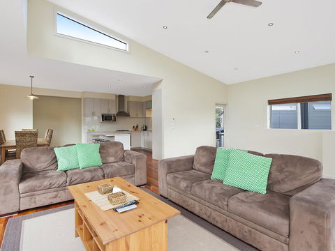 Felicity - Caravan Park Accommodation 3