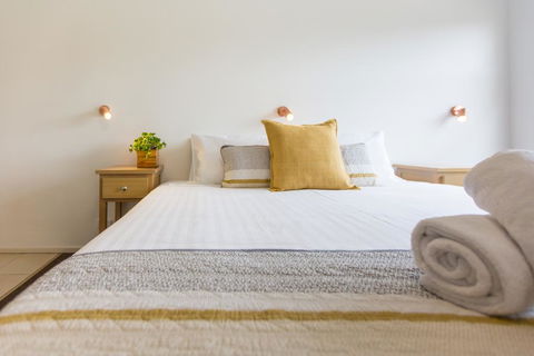 Fox On The Run - Motel Kilmore - Byron Bay Accommodation 0