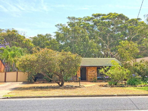 Government Rd 108 - Shoal Bay - Holiday Melbourne 1