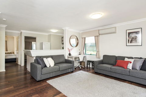 Hay St - Subi - WA Accommodation 2