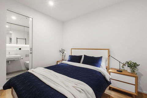 Heart Of Windsor Apartment By Ready Set Host - Holiday Melbourne 1