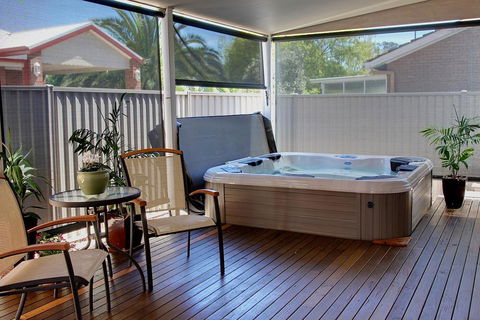Holistic Haven - Holiday Sydney 1