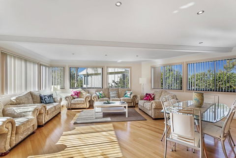 Karinya At Little Beach - Upstairs - Holiday Sydney 0