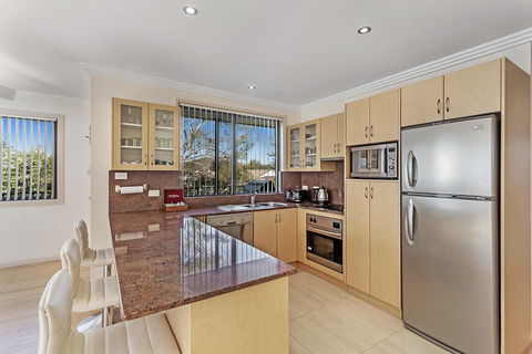 Karinya At Little Beach - Upstairs - Holiday Sydney 1
