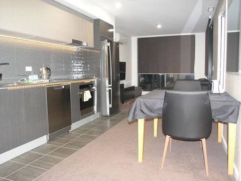 Kesh At Infinity Towers - Accommodation Australia 3