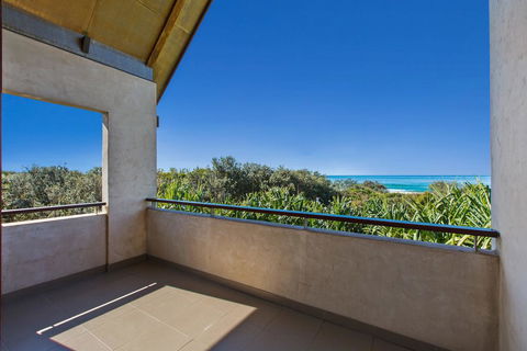 Kingscliff Balinese Beachfront Retreat - WA Accommodation 3