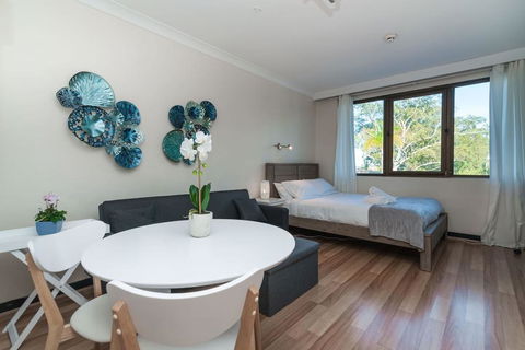 Lane Cove Studio - POOL - PARKING - WIFI - Holiday Sydney 0