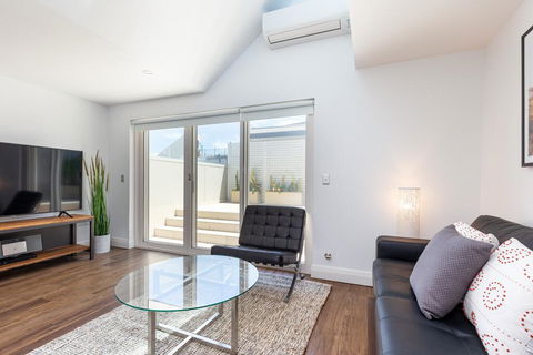 Leichhardt Self-Contained Modern One-Bedroom Apartment (9NOR) - Accommodation Australia 2
