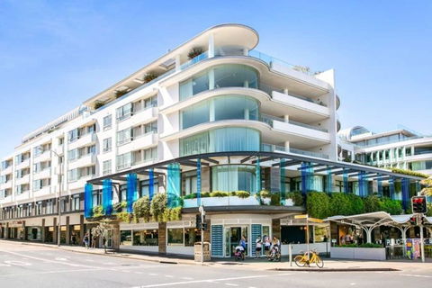 Luxurious Beach Front Apartment In 'The Pacific' - Holiday Melbourne 0